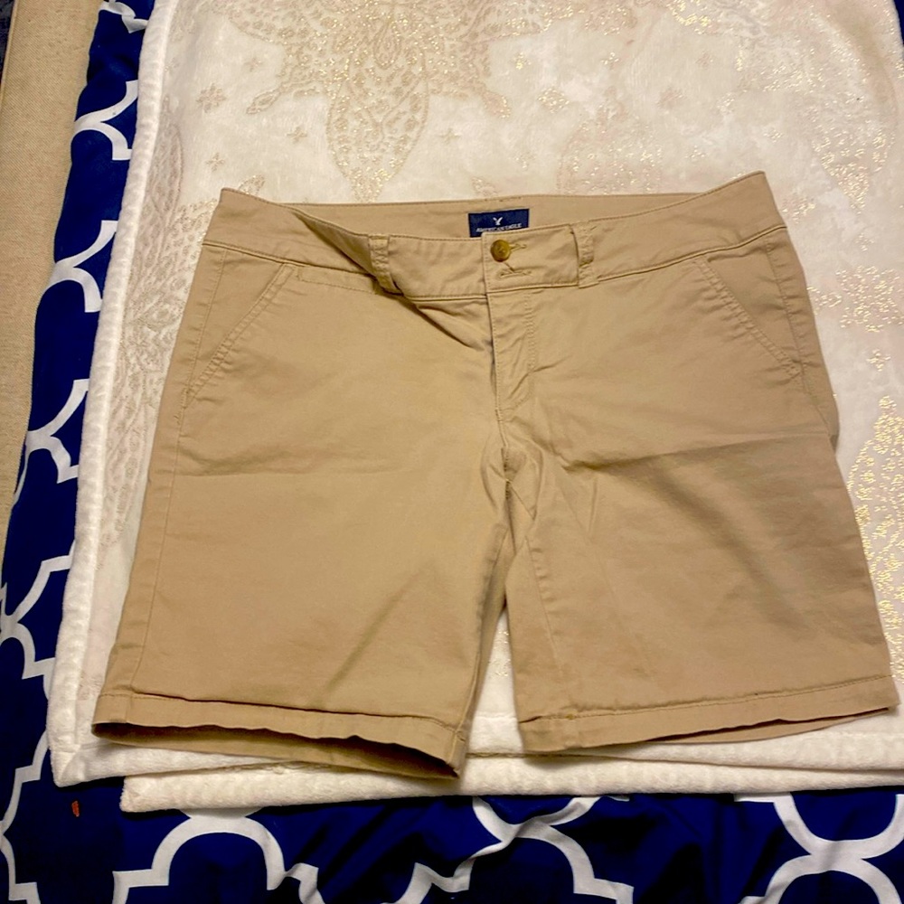 American Eagle outfitters, Bermuda khaki shorts